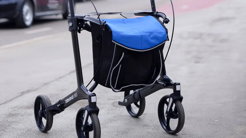 Gemino 30 Carbon Rollator with bag.