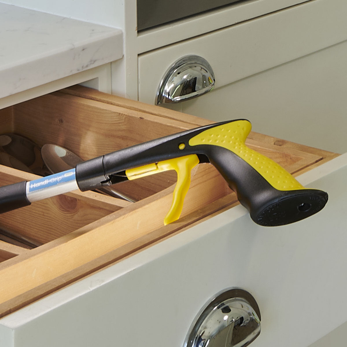 Handle to the mini reacher
